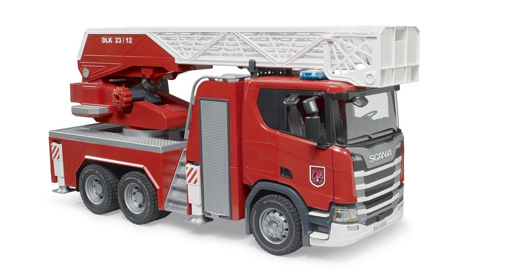 Scania Super 560R Fire engine with ladder, water pump and light and sound module — Bruder 03591